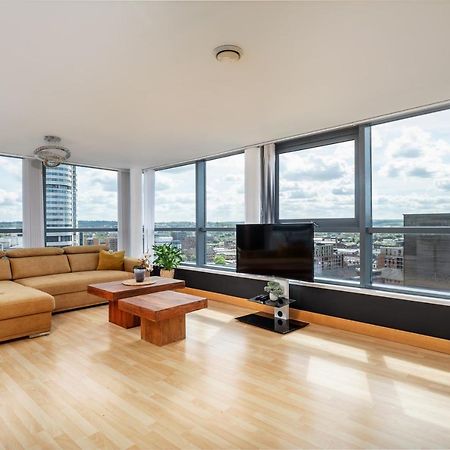 Апартаменты Leeds Most Stunning Penthouse! - Sleeps 8 Экстерьер фото